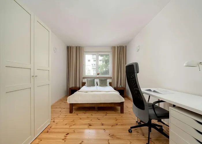 Family With Balcony In By Renters * Breslavia