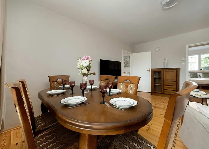 Family With Balcony In By Renters Appartamento *